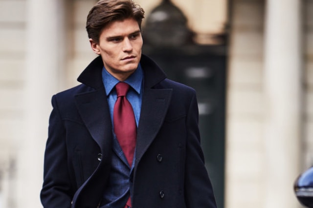 Ternyata salah, ini yang harus lo lakuin biar dasi dan jas lo bisa senada!